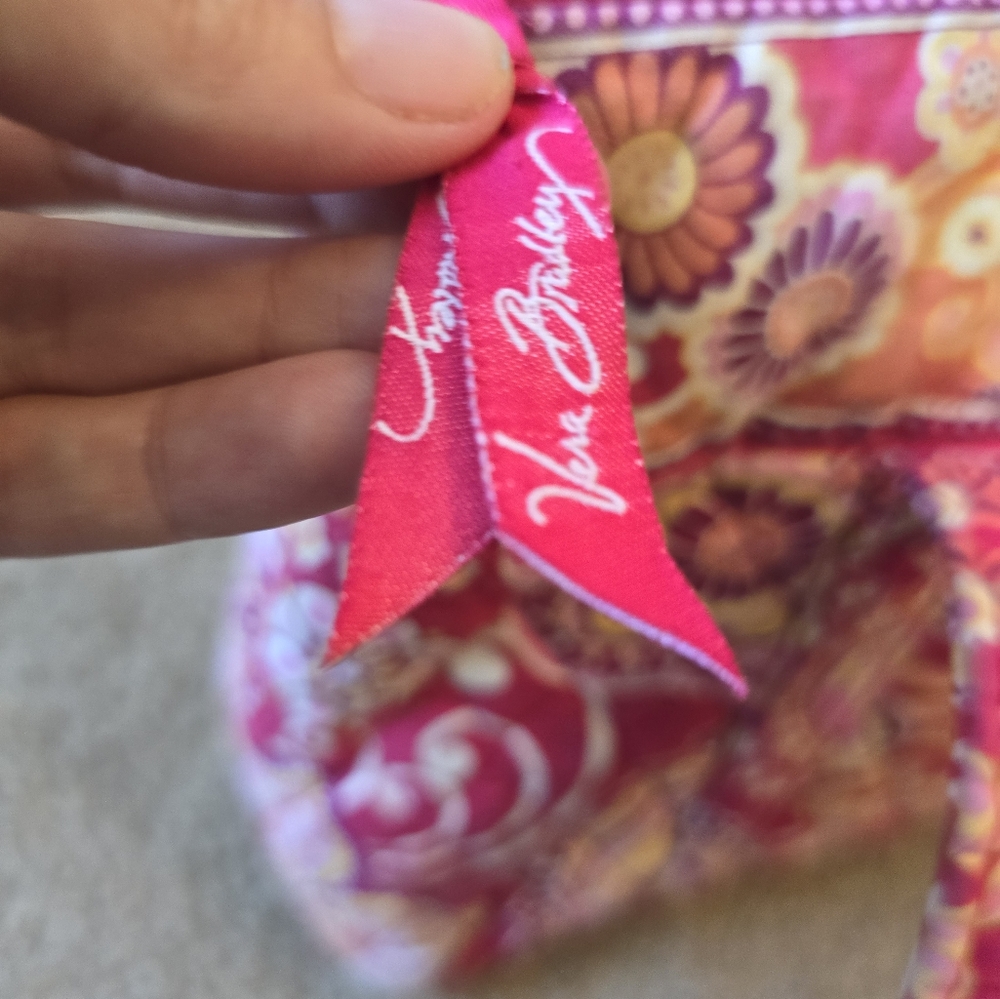 VERA BRADLEY LITTLE BETSY TOTE IN RASPBERRY FIZZ PATTERN. - Picture 4 of 8